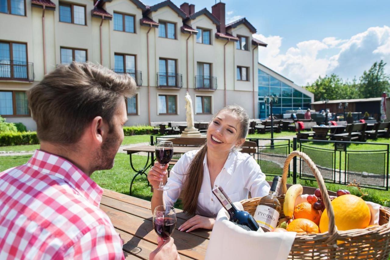 Orw Magnat Hotel Zieleniewo  Ngoại thất bức ảnh